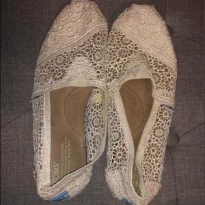 Women’s crochet flats